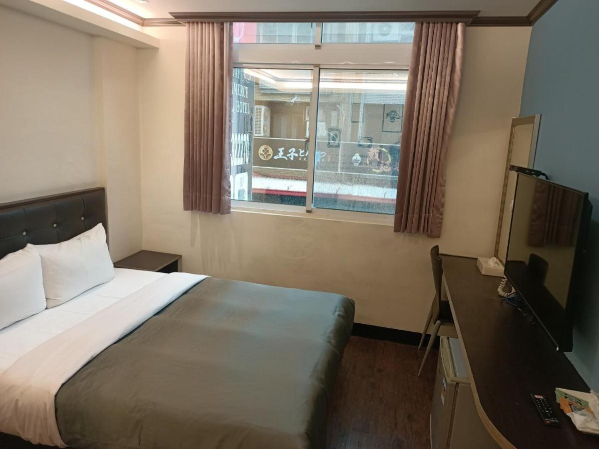 Holiday Business Hotel T'ai-tung Buitenkant foto